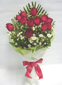 12 adet g�l ve kir �i�ekleri  Temelli anneler g�n� �i�ek yolla 