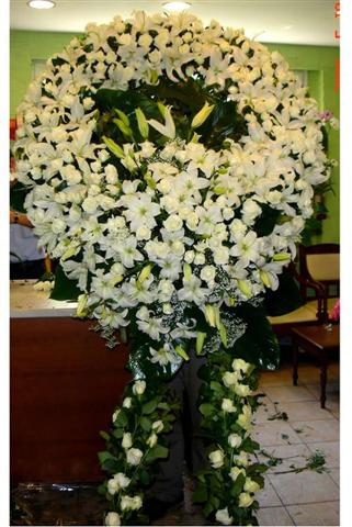 Cenaze �elenk , cenaze �i�ekleri , �elengi Ankara Temelli 14 �ubat sevgililer g�n� �i�ek 