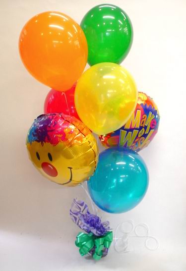 Temelli �i�ek sipari�i vermek  17 adet u�an balon ve k���k kutuda �ikolata