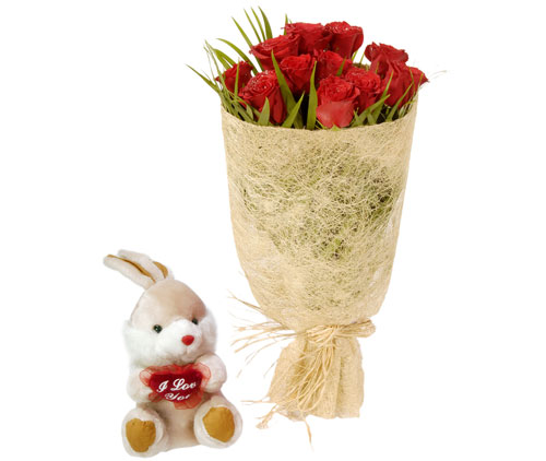 10 adet kirmizi g�l ve k���k pelus oyuncak Temelli �i�ek g�nderme sitemiz g�venlidir 