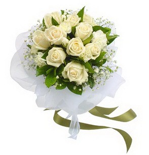 Ankara Temelli �i�ek�iler  11 adet benbeyaz g�llerden buket 