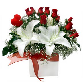 �i�ek�i Temelli �i�ek servisi , �i�ek�i adresleri  1 dal kazablanka 11 adet k�rm�z� g�l vazosu