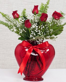 Kalp i�erisinde 5 adet k�rm�z� g�l Temelli Ankara �i�ek g�nder uluslararas� �i�ek g�nderme 