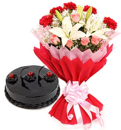 Kar���k mevsim buketi ve 4 ki�ilik ya� pasta �i�ek�i Temelli �i�ek servisi , �i�ek�i adresleri 