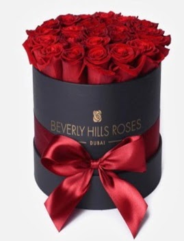 Siyah kutuda 25 adet k�rm�z� g�l tanzimi Temelli �i�ek sipari�i vermek 