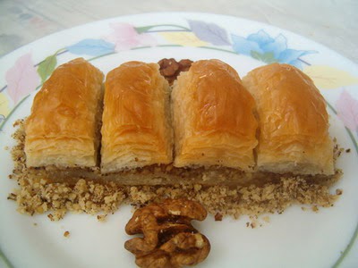online pastane Essiz lezzette 1 kilo cevizli baklava Temelli ankara �nternetten �i�ek sipari�i 