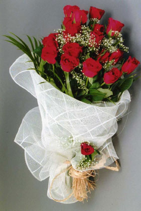 10 adet kirmizi g�llerden buket �i�egi Temelli ankara internetten �i�ek sat��� 