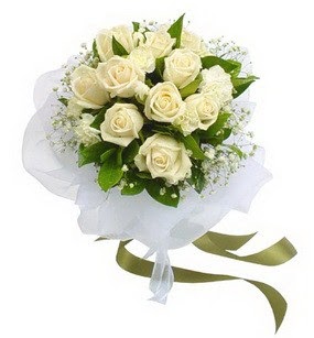 Ankara Temelli �i�ek�iler  11 adet benbeyaz g�llerden buket 
