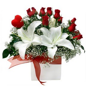 �i�ek�i Temelli �i�ek servisi , �i�ek�i adresleri  1 dal kazablanka 11 adet k�rm�z� g�l vazosu