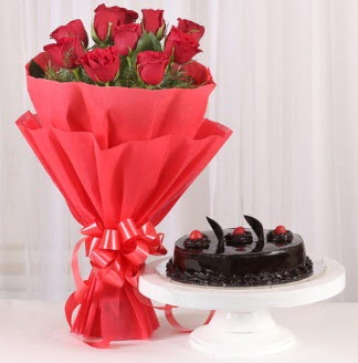 10 Adet k�rm�z� g�l ve 4 ki�ilik ya� pasta Ankara Temelli kaliteli taze ve ucuz �i�ekler 